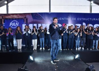Alfonso Martínez toma protesta a estructuras municipales del PAN