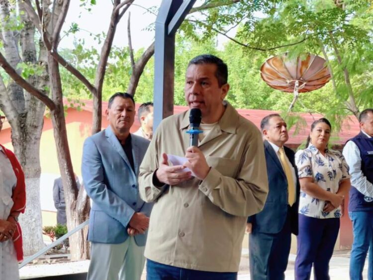 Échale una Mano a las Escuelas transforma mil planteles: JC Barragán