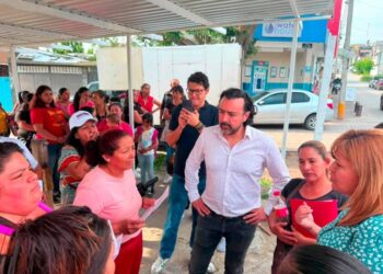 Vecinos de colonias populares reconocen trabajo de Gilberto Morelos