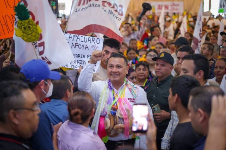 CARLOS TORRES PIÑA: CONOCER MICHOACÁN ES HABER ESTADO AHÍ CUANDO HACÍA FALTA