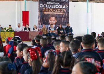 Quiroga da la bienvenida al ciclo escolar 2026-2027, gobierno de Alma Mireya González reitera respaldo de su administración a comunidad estudiantil