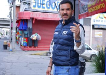 Yankel Benítez guía operativo de ordenamiento de establecimientos en colonia Ignacio Zaragoza