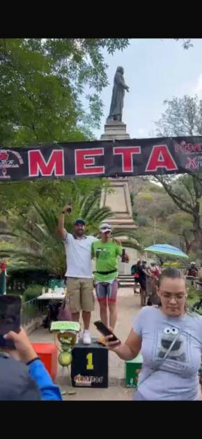 Carlos “Charlie” Aguilar conquistan el segundo lugar en el exigente Triatlón Xtremo Flash