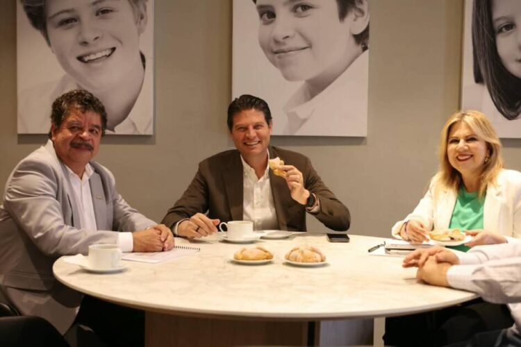 Alfonso Martínez Alcázar y Canaco estrechan lazos para fortalecer economía local