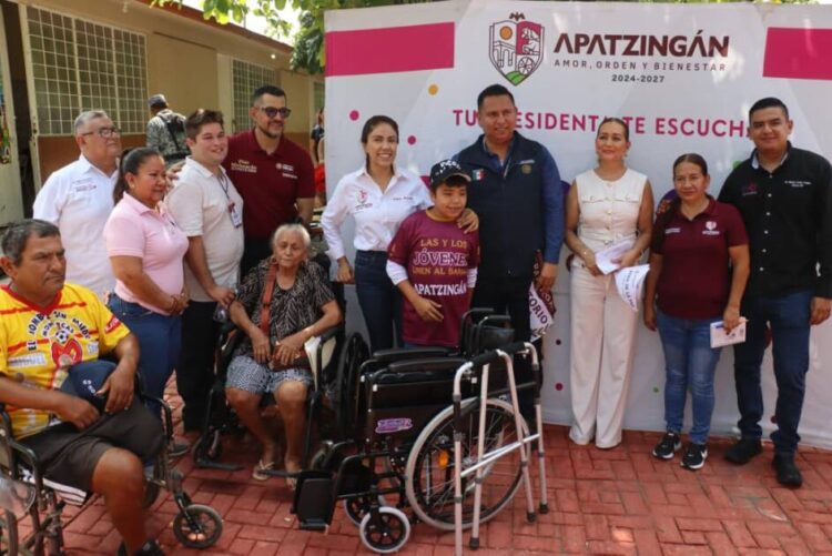 Feria de la Paz beneficia a familias de Apatzingán con servicios y apoyos gratuitos: Fanny Arreola