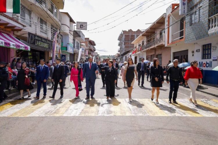 Quiroga celebra 174 años de historia con desfile lleno de tradición y orgullo