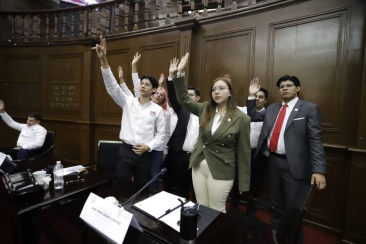 Jóvenes parlamentarios analizan, discuten y aprueban diversos dictámenes durante Sesión del Parlamento Juvenil Incluyente 2026