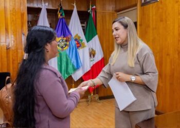 Dayana Pérez Mendoza mantiene cercanía con las familias a través de Atención Ciudadana