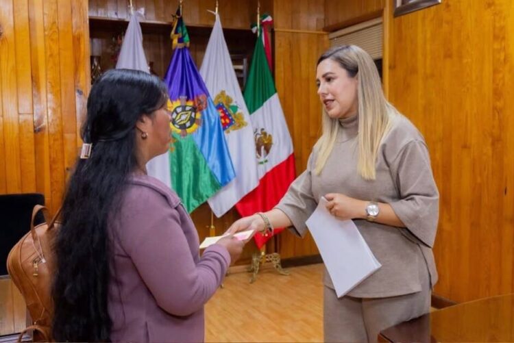 Dayana Pérez Mendoza mantiene cercanía con las familias a través de Atención Ciudadana