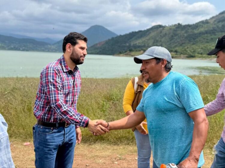 Impulsar la pesca y proteger los recursos naturales, claves para recuperar la Grandeza de Michoacán: Octavio Ocampo