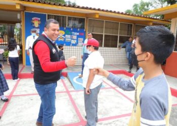 Juan Carlos Barragán transforma mil escuelas de Morelia