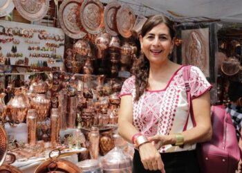 Gaby Molina invita a celebrar el Día del Artesano