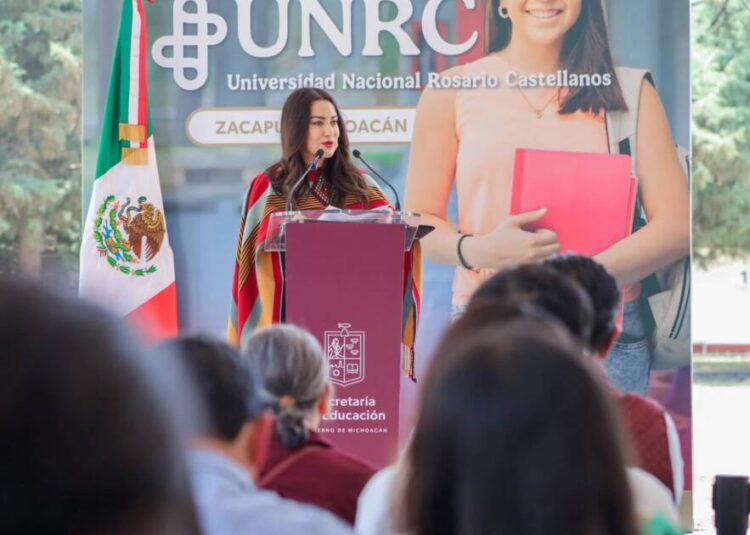 Zacapu consolida inversión histórica para transformar la educación y la salud: Mónica Valdez