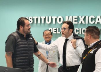 SLyT fortalece capacitación y prestaciones para sus trabajadores en reunión con el IMSS