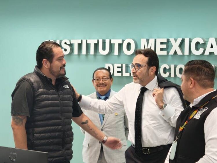SLyT fortalece capacitación y prestaciones para sus trabajadores en reunión con el IMSS