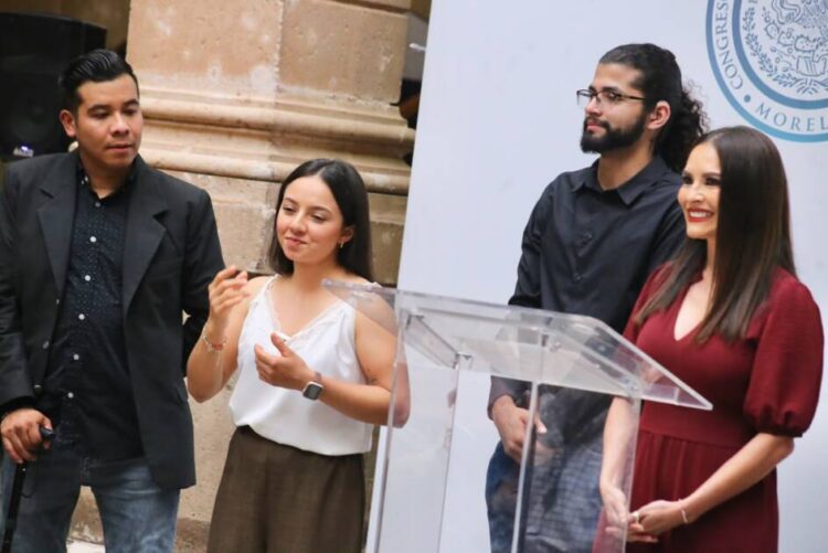 Desde el Congreso, Nalleli Pedraza refrenda su compromiso con la comunidad sorda