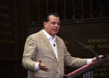 Propone Memo Valencia combatir “el secuestro” de personas fallecidas en hospitales privados