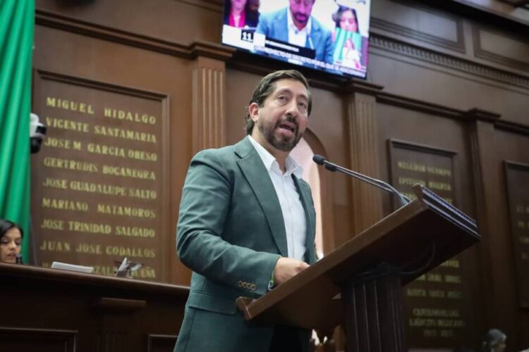 Diputado Abraham Espinoza propone llevar el Registro Civil a las comunidades más alejadas de Michoacán