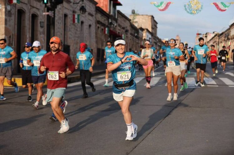 Policía Morelia reúne a más de 1,200 atletas en histórica carrera solidaria