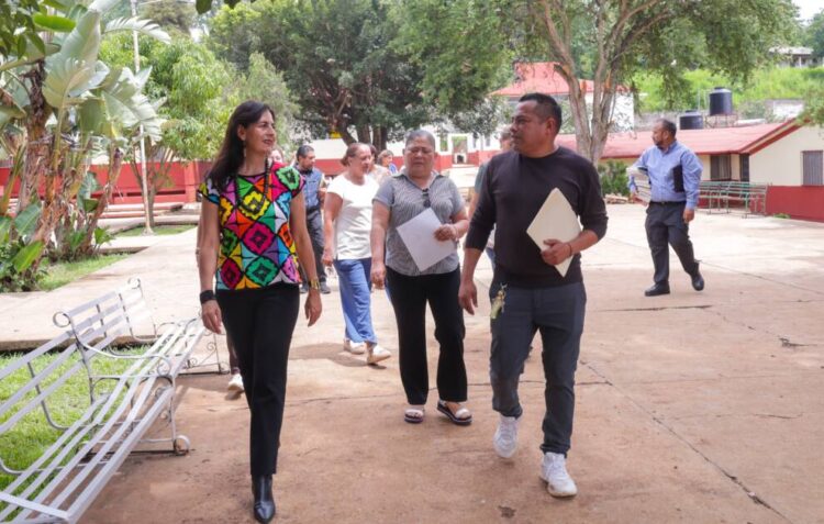 Gaby Molina sigue en territorio; visita Cecadej