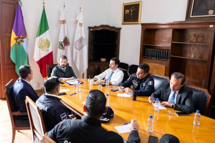 Acuerdan Guardia Civil y Policía Municipal mantener operativo en el centro histórico para evitar instalación de comercio informal