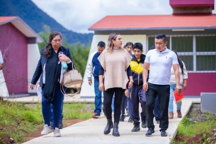 Supervisa Dayana Pérez Mendoza avances de la construcción del CAM en Santa Clara del Cobre