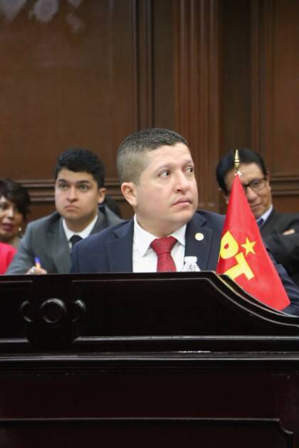 Celebra Vicente Gómez aprobación de leyes que garantizan entornos seguros para infancias y adolescentes