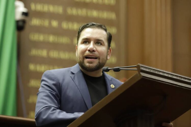 Apoya Reyes Galindo iniciativa para garantizar libertad sindical en Michoacán