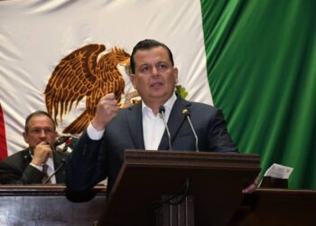 Con exhorto a la Secretaría de Economía, Memo Valencia busca evitar el robo de vehículos nuevos