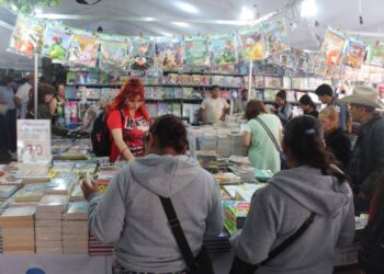 Asistentes a la 5ta. Fillm destacan variedad de libros, actividades y precios accesibles