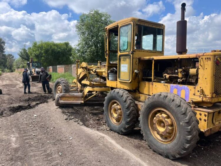 Gobierno de Morelia atiende camino junto a las canchas de Policía y Tránsito