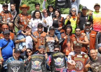 Fanny Arreola da bienvenida a más de 1500 motociclistas a la Motofiesta por 15 aniversario del MC Insurgentes  para hacer historia en Apatzingán