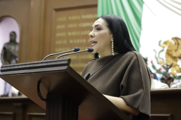 Propone Adriana Campos Huirache deducir del ISR cuotas de inscripción y reinscripción escolar