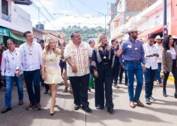 Dayana Pérez Mendoza acompaña a las familias de Lagunillas en la celebración de su 76 aniversario como municipio