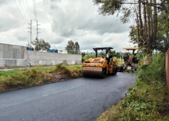 Mejora  Gobierno de Morelia camino al poniente de la ciudad, con colocación de carpeta asfáltica