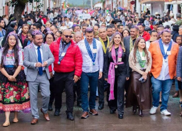 Dayana Pérez Mendoza felicita a Huiramba por el 76 aniversario de su elevación a municipio