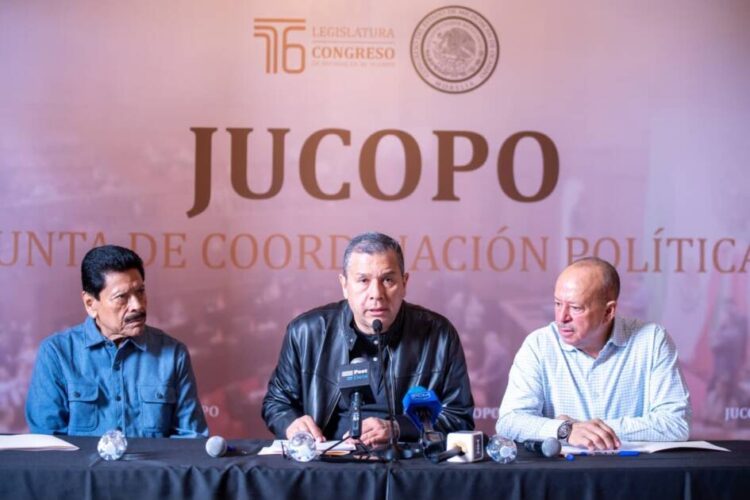 La iniciativa para garantizar subsidios a todo el transporte público es acompañada por J. C. Barragán