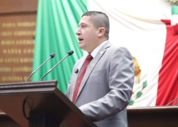 Presenta Vicente Gómez iniciativa para resolver laudos laborales en ayuntamientos