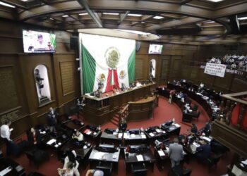Al Hospital de la Mujer y al doctor Juan Abraham Bermúdez, Condecoración al Mérito Medico “Manuel Martínez Báez”