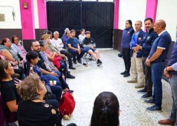 Yankel Benítez acerca curso de primeros auxilios a vecinos de la colonia Ventura Puente