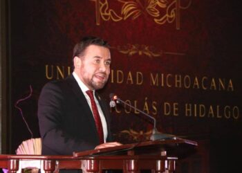 Que la UMSNH siga siendo la puerta abierta para todos: Reyes Galindo