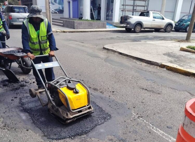 Gobierno de Morelia da seguimiento a la rehabilitación de vialidades con jornadas de bacheo