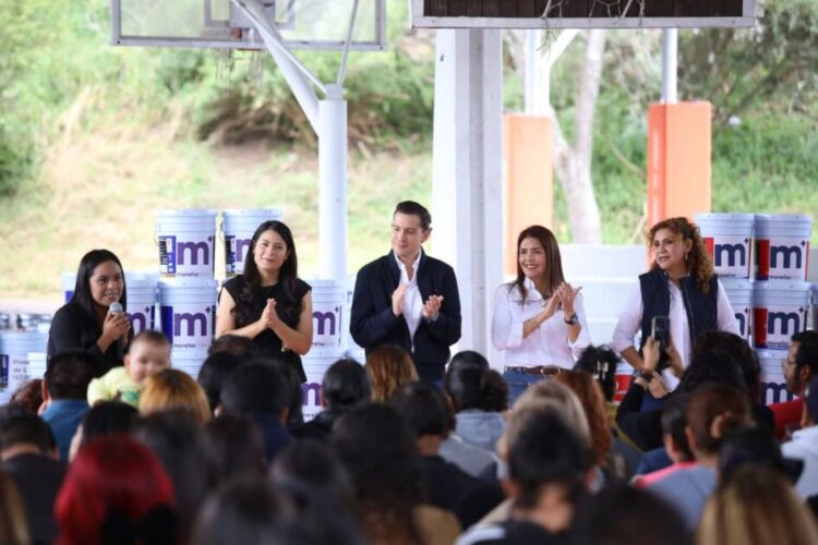 Reconoce comunidad educativa apoyo de Alfonso Martínez Alcázar hacia escuelas de Morelia