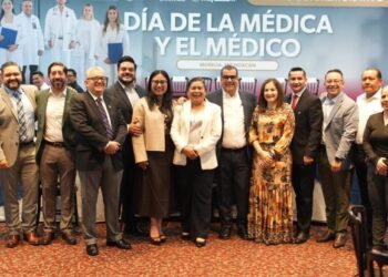 Reconoce Belinda Iturbide, a médicos y médicas en su día