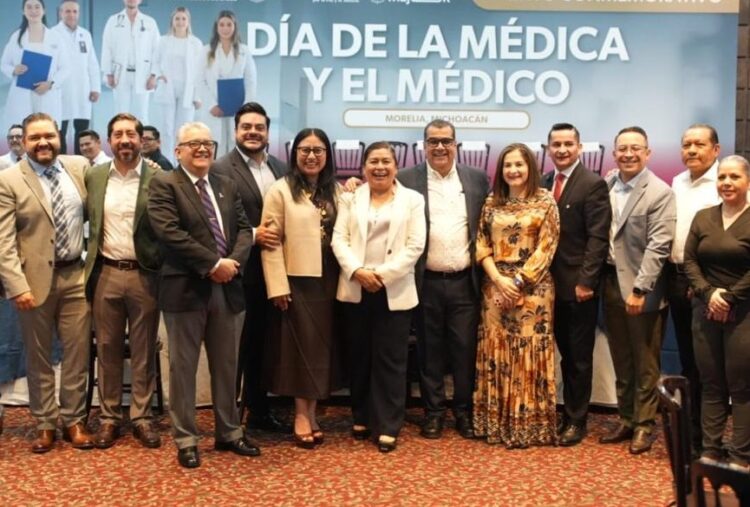 Reconoce Belinda Iturbide, a médicos y médicas en su día