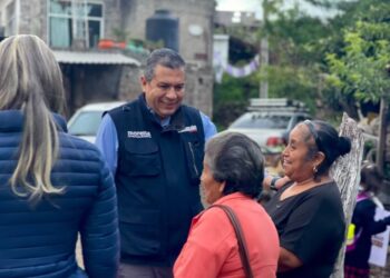 Juan Carlos Barragán siempre en territorio y cercano a las familias de Morelia