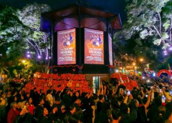 Inaugura Morelia experiencia inmersiva de la Universidad Montrer en la Plaza de Armas