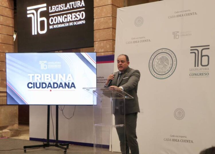 Invita Baltazar Gaona a visitar los altares de muertos y conocer el Congreso de Michoacán