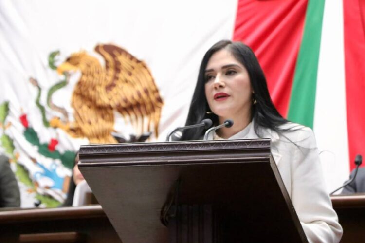 Propone Diputada Diana Espinoza garantizar abasto permanente de suero antiofídico en Michoacán