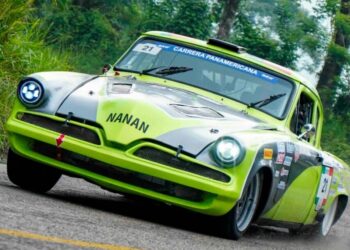 En el arranque de La Carrera Panamericana, Cordero y Hernández marcan el paso y defienden su título
